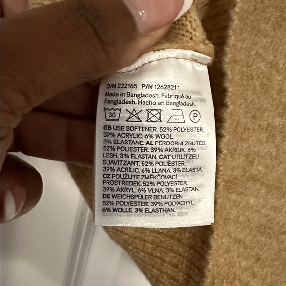 H&M Light Sweater Size Large - Picture 5 of 5